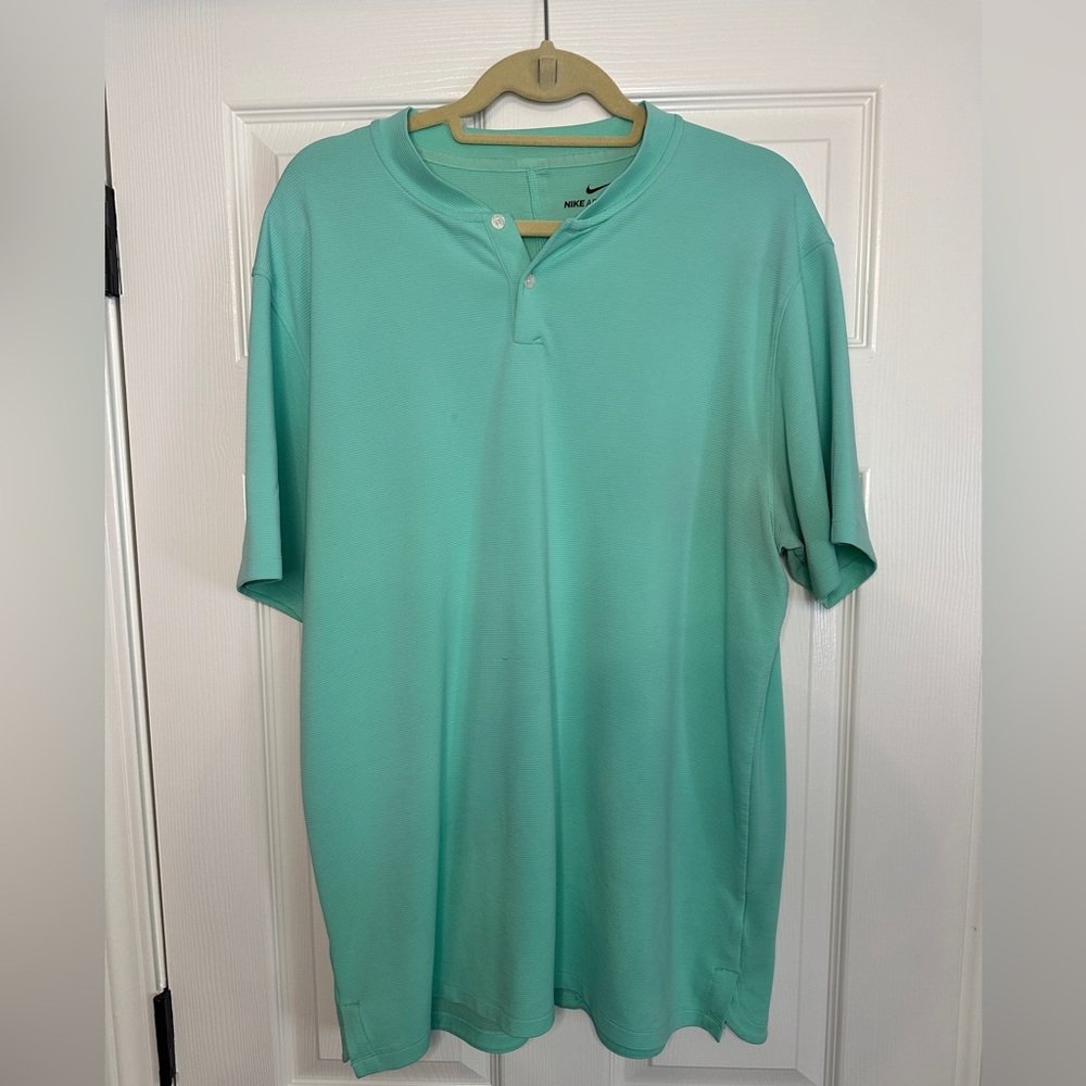 XL Nike Golf Aero React